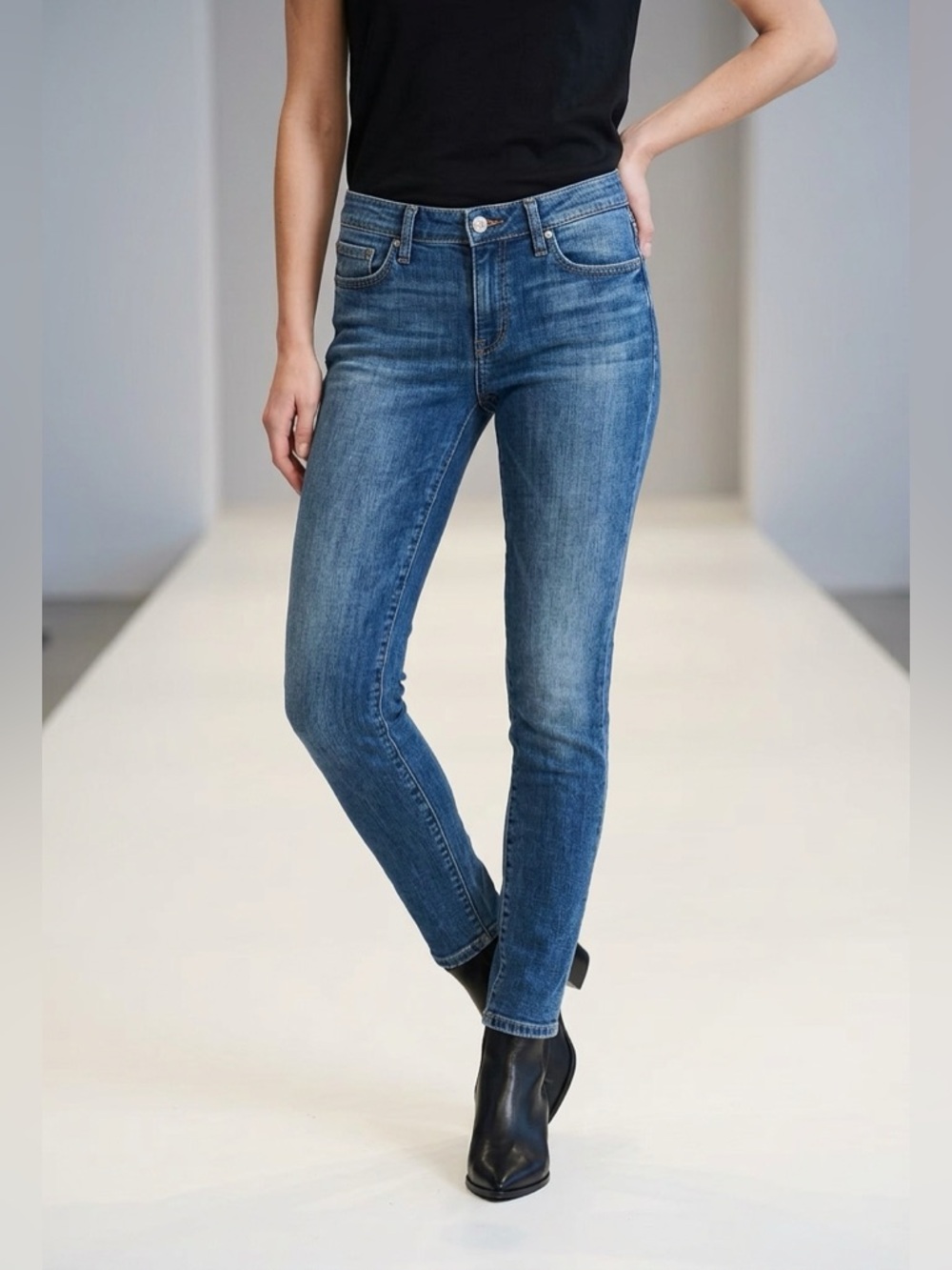 Joe's Jeans Skinny Ankle 
High Waist Bliss jeans